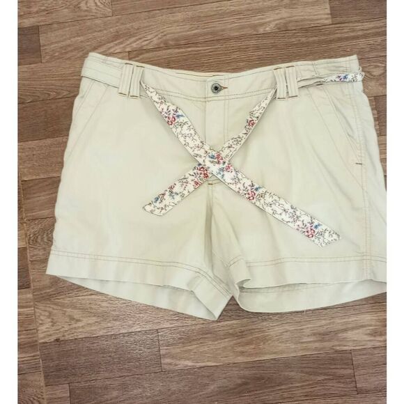 Vintage  90s Ralph Lauren Polo, tan, mid rise, pinwhale , thin  corduroy shorts. - Picture 2 of 4